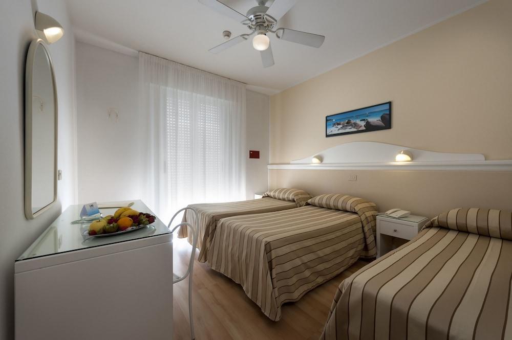 Hotel Miami Lido di Jesolo Esterno foto