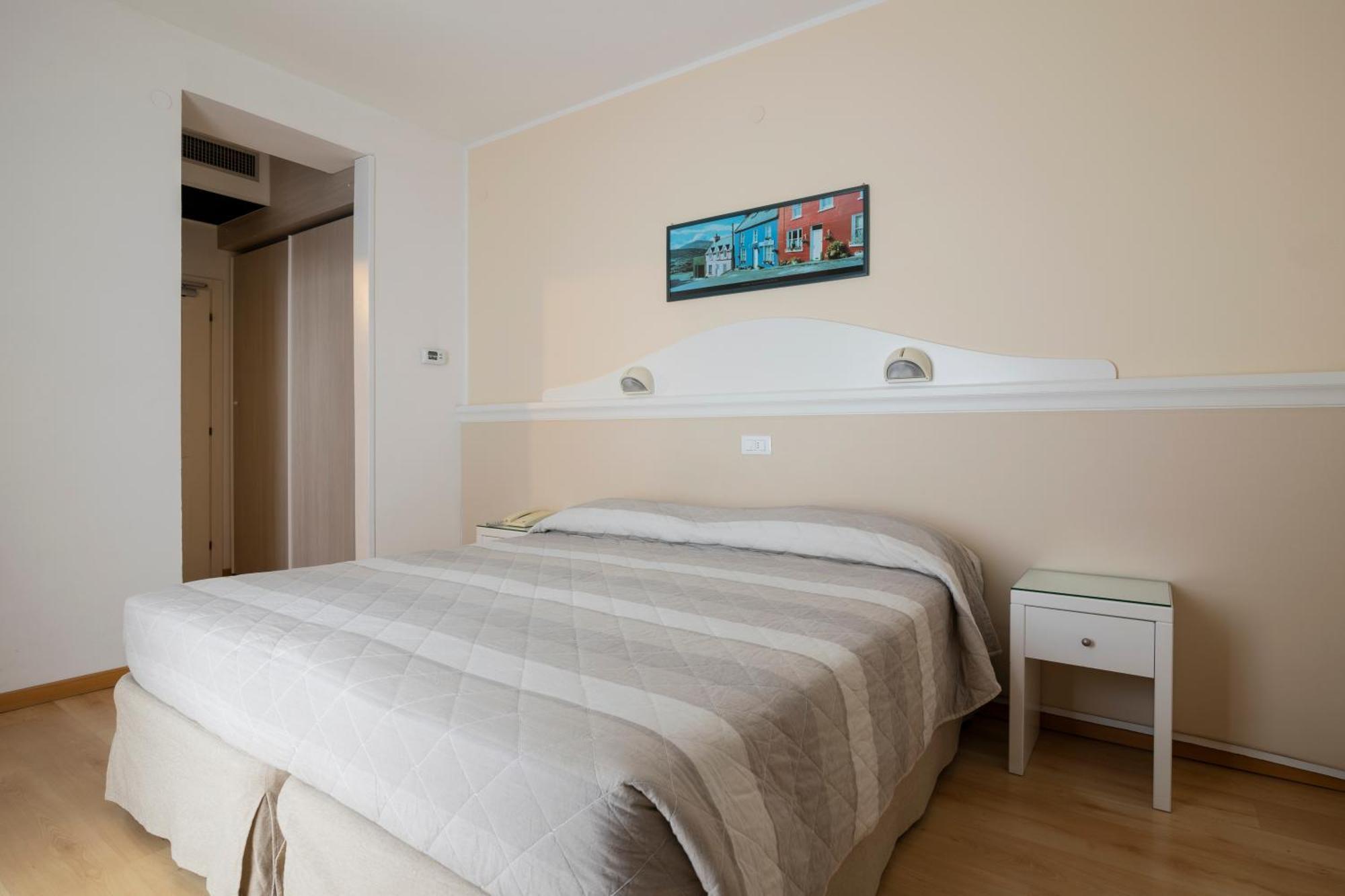 Hotel Miami Lido di Jesolo Esterno foto