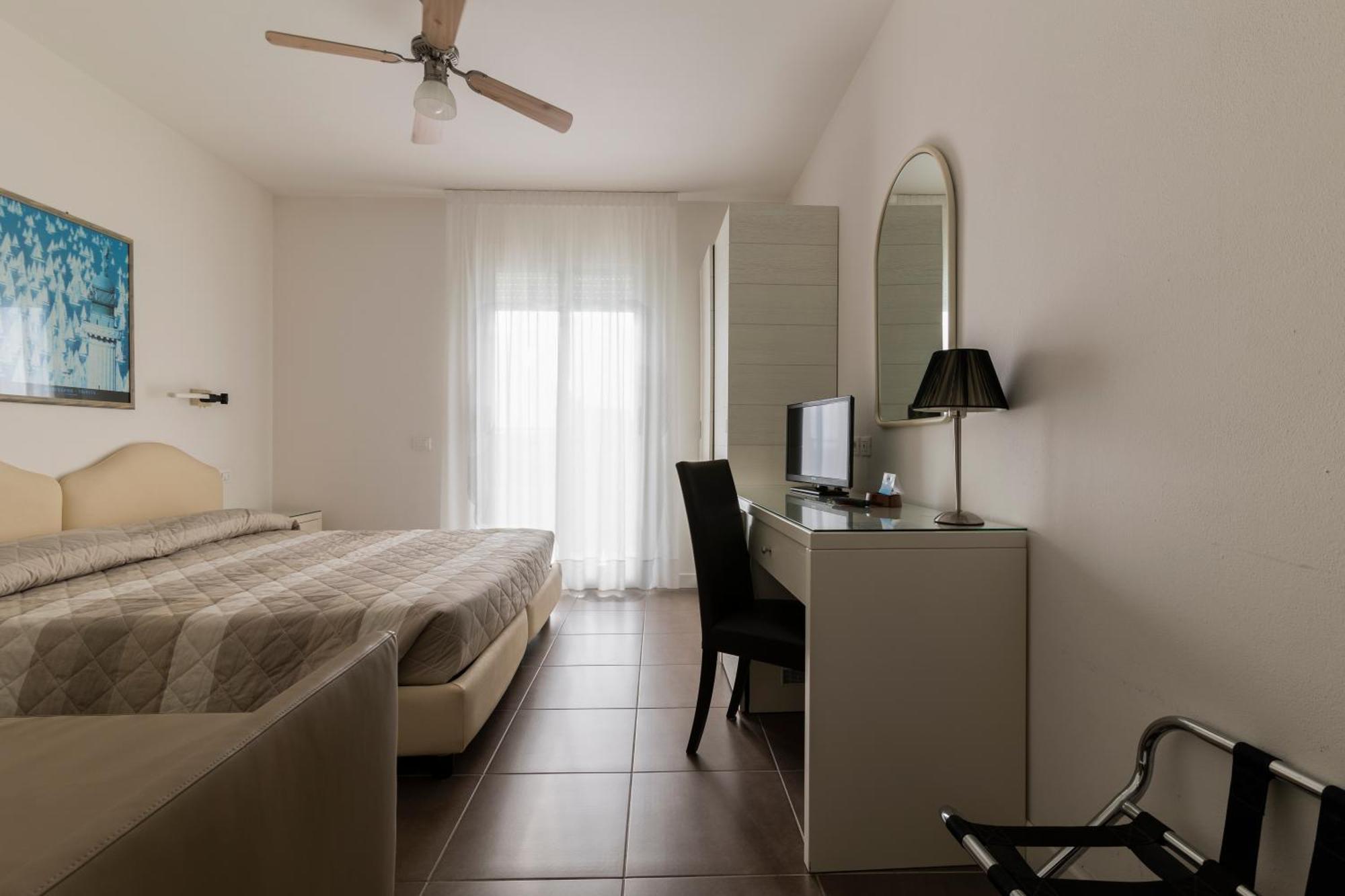 Hotel Miami Lido di Jesolo Esterno foto