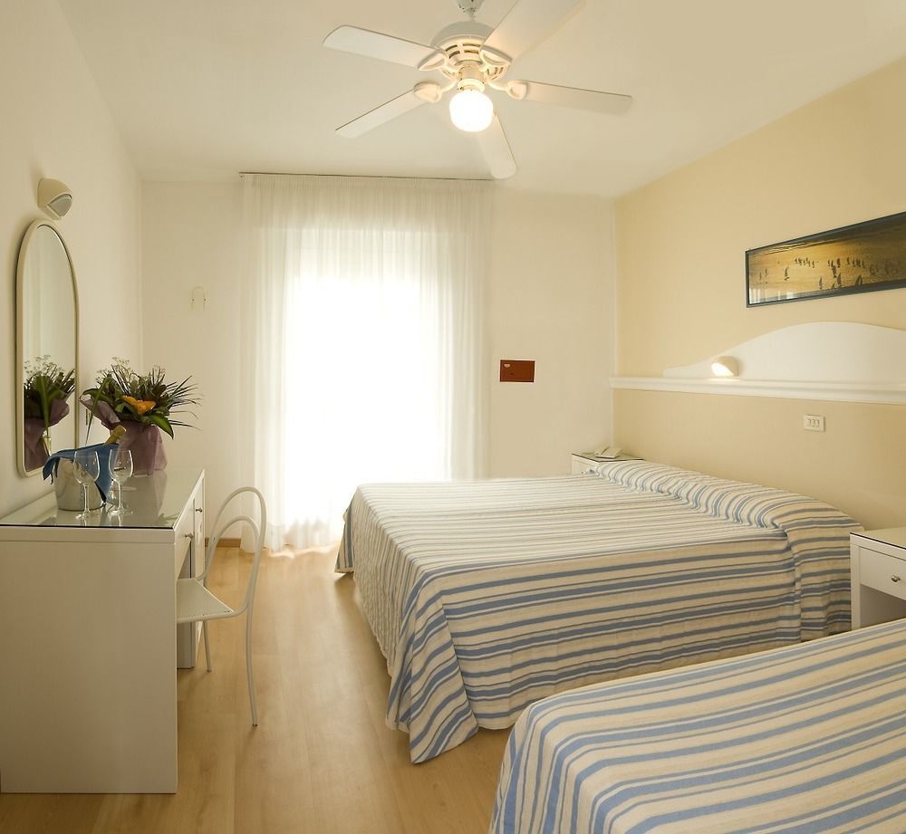 Hotel Miami Lido di Jesolo Esterno foto